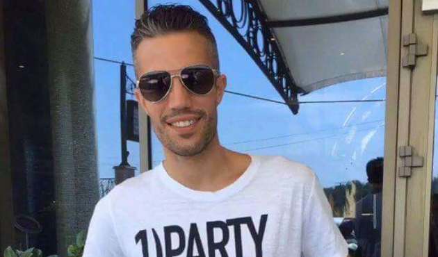 Van Persie'nin son paylaşımı Fenerbahçe taraftarını çıldırttı!