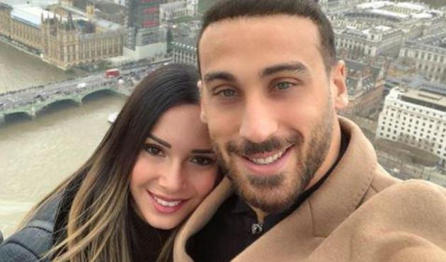 Cenk Tosun'un eşine İngiliz basınından özel ilgi!
