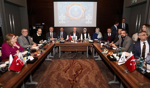 Numan Kurtulmuş: Abdullah Gül, Erdoğan'a karşı aday olmaz!