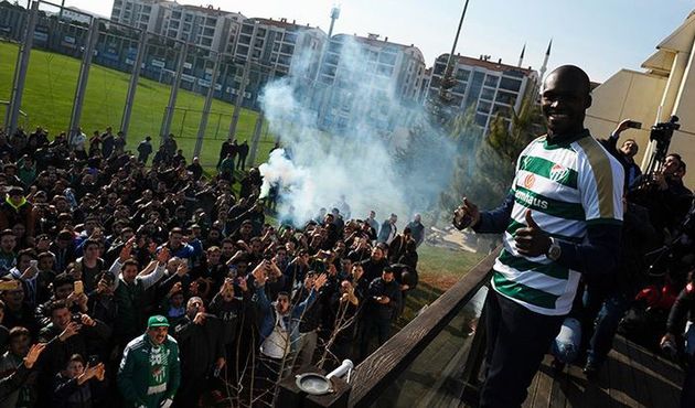 Moussa Sow resmen Bursaspor'da!