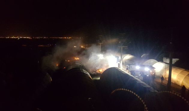 Polis ve askerlerin kaldığı çadır kentte yangın....