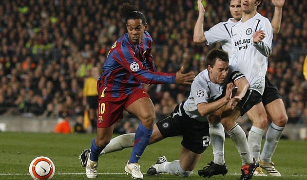 Brezilyalı yıldız Ronaldinho futbolu bıraktı! /VİDEO