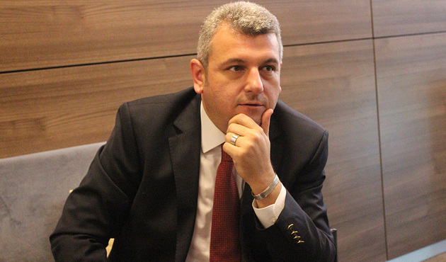"Hürriyet okursanız öğrenemezsiniz! Çünkü Hürriyet işine geleni yazar"