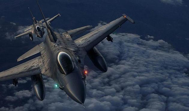 TSK,  Afrin'deki terör yuvalarına bomba yağdırdı