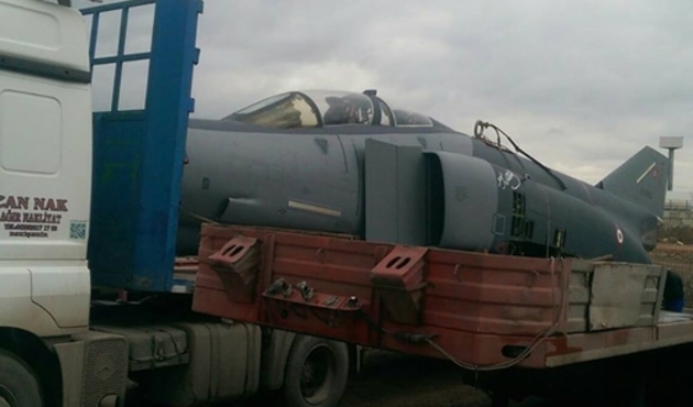 Kızılcahamam'daki lisede F-4 savaş uçağı heyecanı...