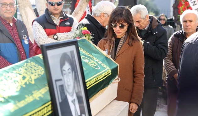 Oyuncu Turan Özdemir son yolculuğuna uğurlandı...