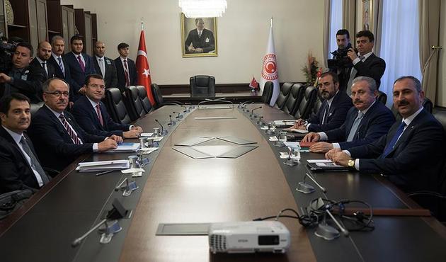 AK Parti ile MHP arasında ittifak için ilk görüşme!