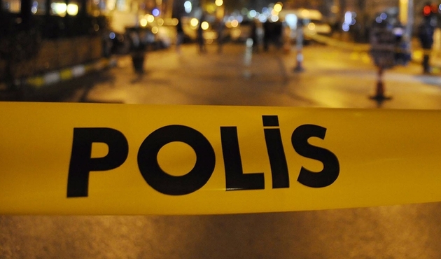 İzmir'de gece kulübü önünde çatıştılar: 1 ölü, 3 yaralı...
