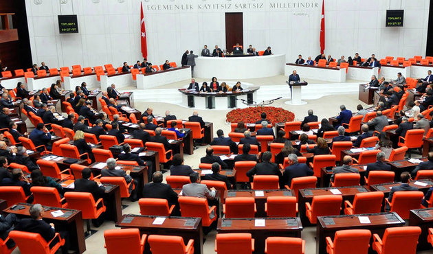 Vekilliği düşürülen iki HDP'liye 109 bin liralık icra