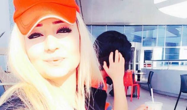 Güzelliğiyle büyüledi, pos cihazıyla çarptı!