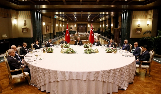 Cumhurbaşkanı Erdoğan'dan yasama, yürütme ve yargı temsilcilerine yemek...