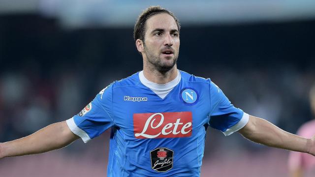 Higuain Liverpool'a imza atmak üzere