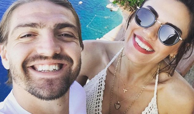 Caner Erkin kıskandı Şükran Ovalı can dostunu sildi!