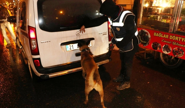 Diyarbakır’da 600 polisle asayiş uygulaması...