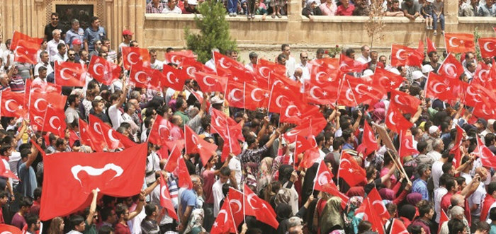 Halk sokakta! Midyat'ta PKK'ya büyük öfke