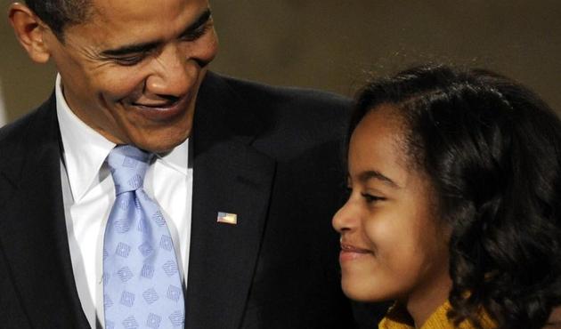 Obama'nın kızı Malia sevgilisi ile duvar dibinde yakalandı!