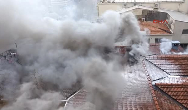 Beyoğlu'nda hastane yangını!