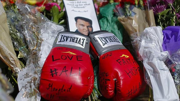 Muhammed Ali son yolculuğuna uğurlanıyor