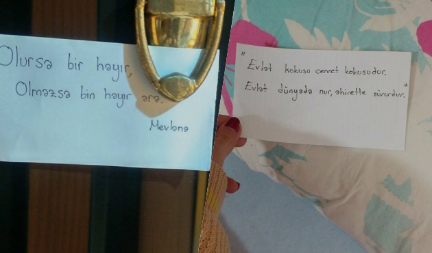 Okulunun uzadığını babasına böyle söylemeye çalıştı!