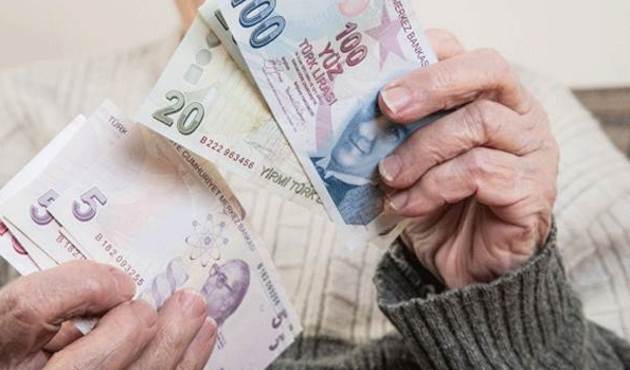 Emeklilerin beklediği zam farkı bugün ödenecek!