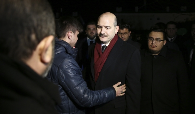 İçişleri Bakanı Soylu'dan şehit ailesine ziyaret...