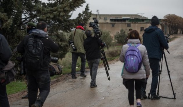 PYD'li teröristler, gazetecilere ateş açtı!