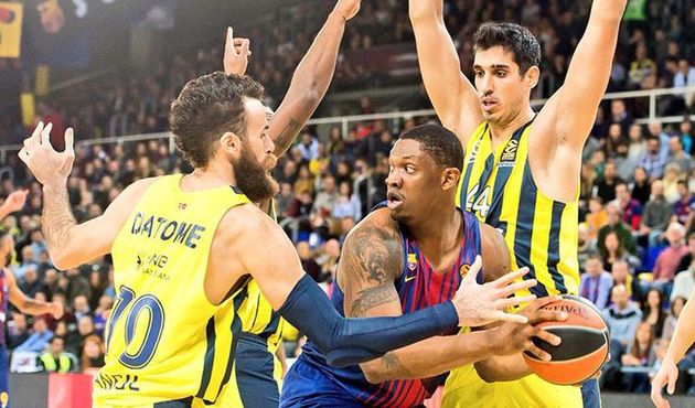 Fenerbahçe Doğuş evinde Barcelona'yı mağlup etti!