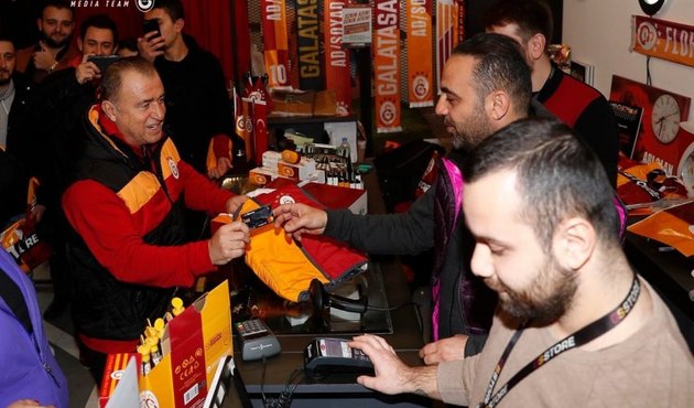 'Sarı Cuma' bereketi! Rekor hasılat...