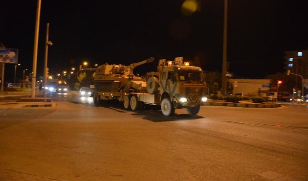 Fırtına obüsü yüklü tırlar Kilis'e ulaştı!