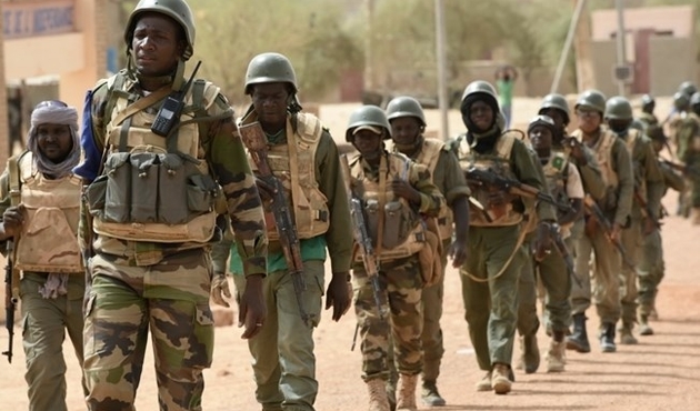 Mali'de askeri kampa saldırı: 18 ölü...