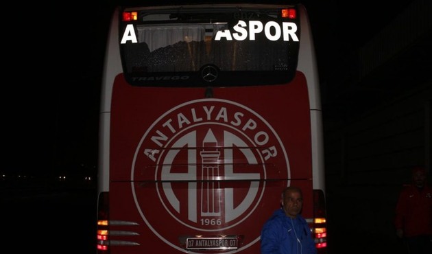 Takım otobüsüne şok saldırı!