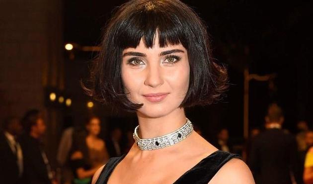 Tuba Büyüküstün'e büyük şok!