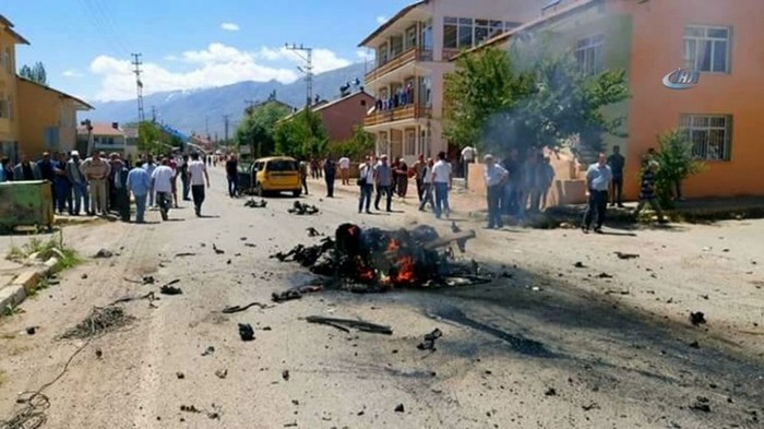 Tunceli'deki bombalı saldırı kamerada (VİDEO)
