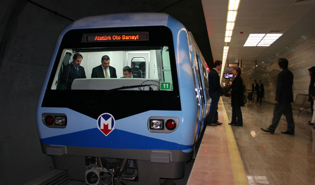 İstanbul'da metro seferleri durdu!
