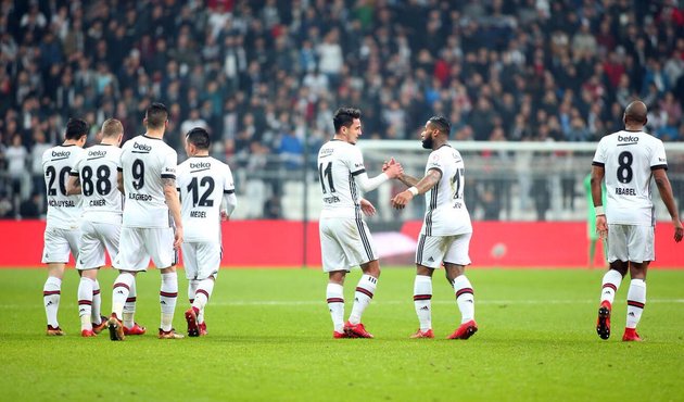 Beşiktaş kupada doldu dizgin