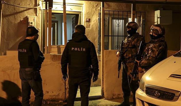 Kodları çözen polis dev çeteye baskın yaptı!