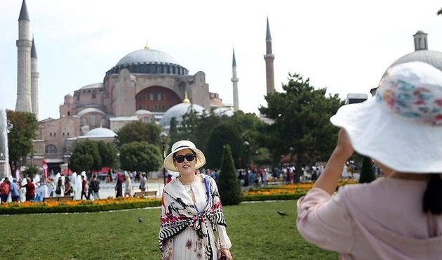 Turizmciler ekonominin yüzünü güldürdü!