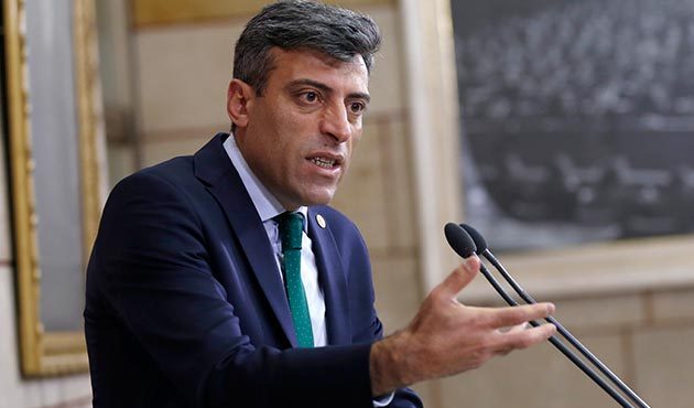 Kadın personeli taciz ettiği için bakanlıktan kovuldu!