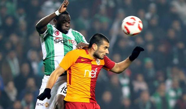 Aslan avantajı kaptı