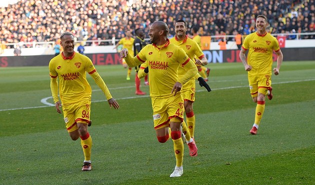 Göztepe'nin başarısı Avrupa manşetlerinde!
