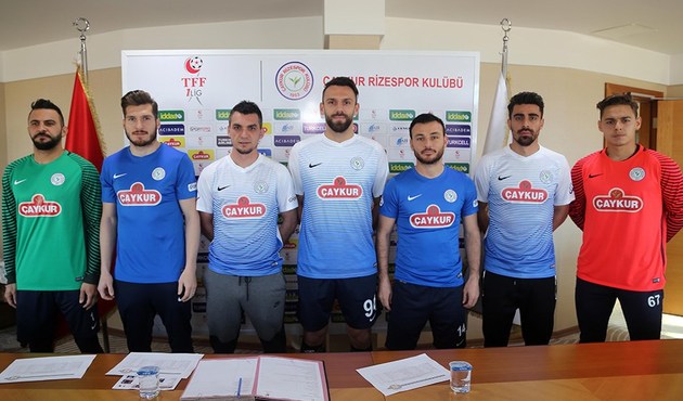Çaykur Rizespor'dan imza şov!