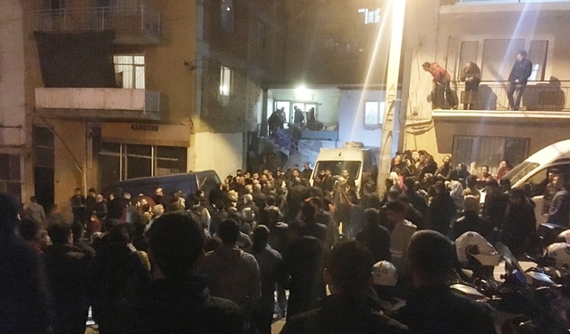 İzmir'de iki kişi pompalı tüfekle öldürüldü...