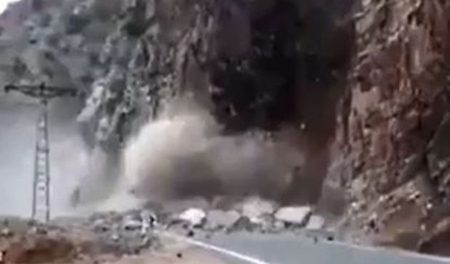 Artvin'de korkutan heyelan!
