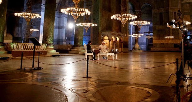 Kur'an okunması rahatsız etti: Yunan konsolostan sabah 03.00'da Ayasofya teftişi!