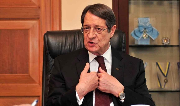 Oyların yüzde 56'sını alan Anasrasiadis yeniden seçildi...