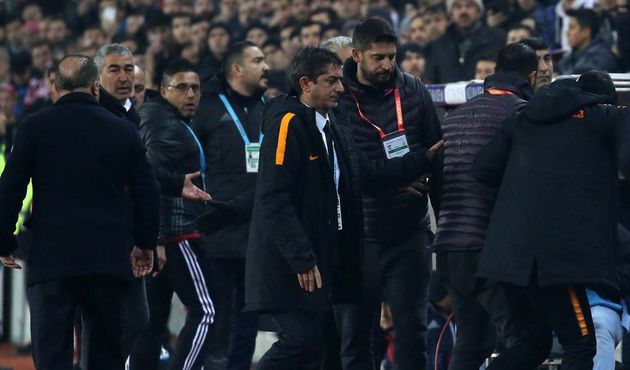 Sivas'ta yedek kulübeleri arasında gerginlik!