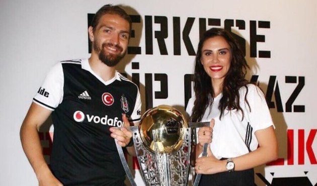 Caner Erkin ve Şükran Ovalı'nın bebek heyecanı!