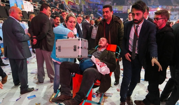 CHP kurultayında çok sayıda kişi kumanyadan zehirlendi...