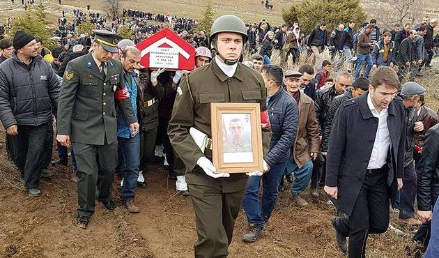 "Kızıl Elma"ya kanlarıyla rengini veren şehitlere veda...