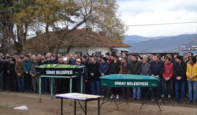 Baba ile oğlu aynı gün toprağa verildi!